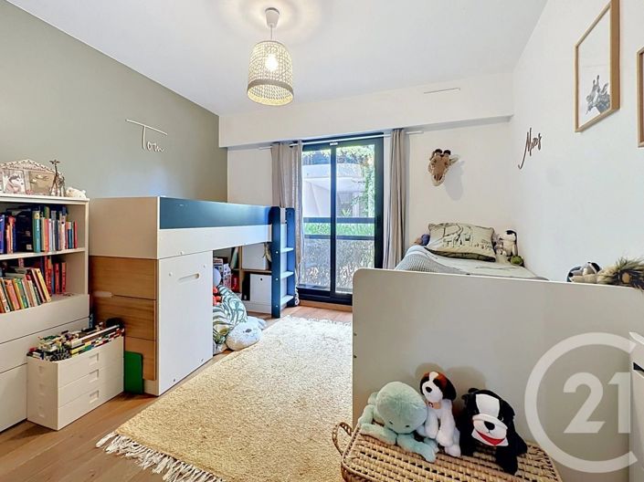 Image No.15-3 Bed Apartment for sale