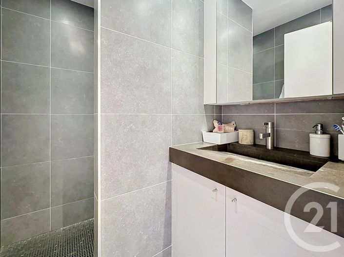 Image No.18-3 Bed Apartment for sale