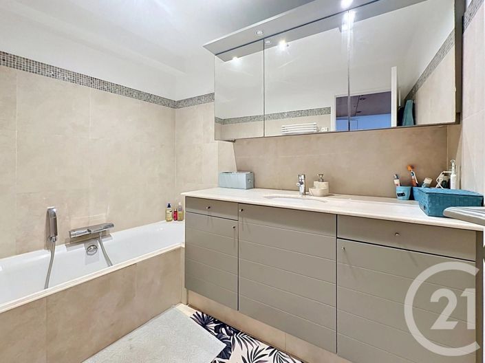 Image No.19-3 Bed Apartment for sale