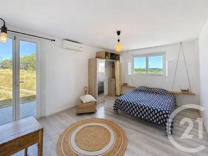 Image No.9-5 Bed House for sale