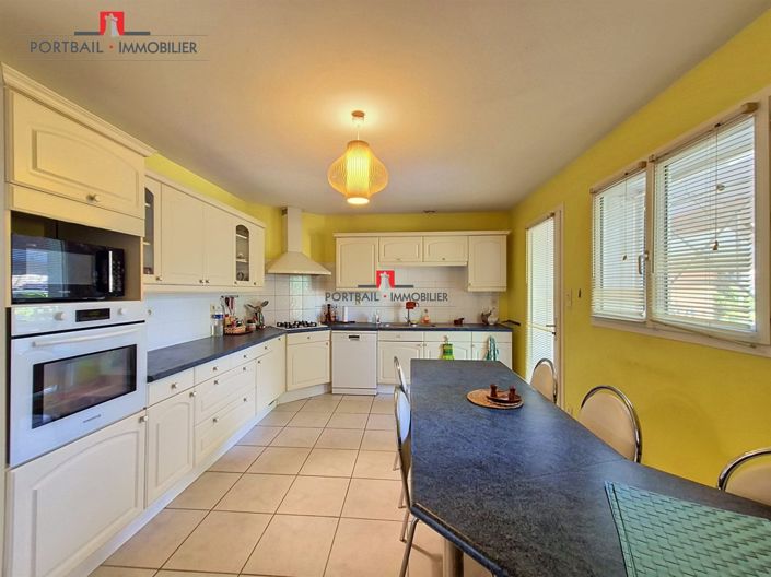 Image No.3-4 Bed House for sale