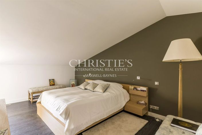 Image No.10-4 Bed House for sale