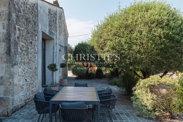 Image No.20-4 Bed House for sale