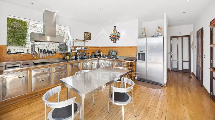 Image No.7-5 Bed House for sale
