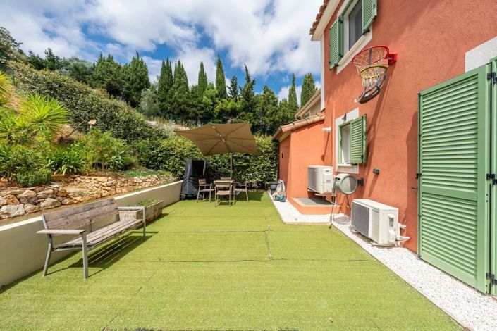 Image No.8-3 Bed House for sale