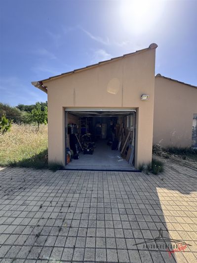 Image No.18-3 Bed House for sale