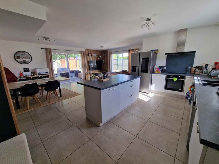 Image No.6-3 Bed House for sale