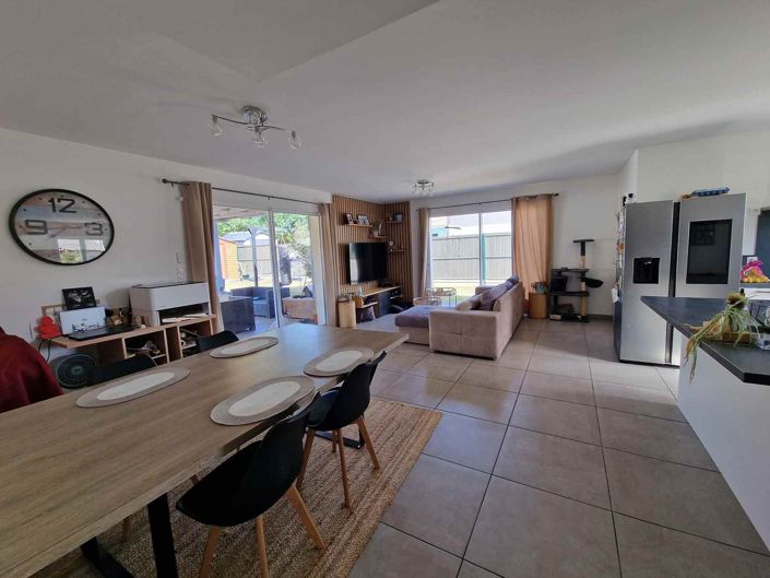 Image No.8-3 Bed House for sale
