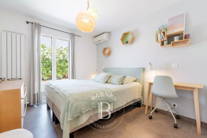 Image No.15-7 Bed House for sale