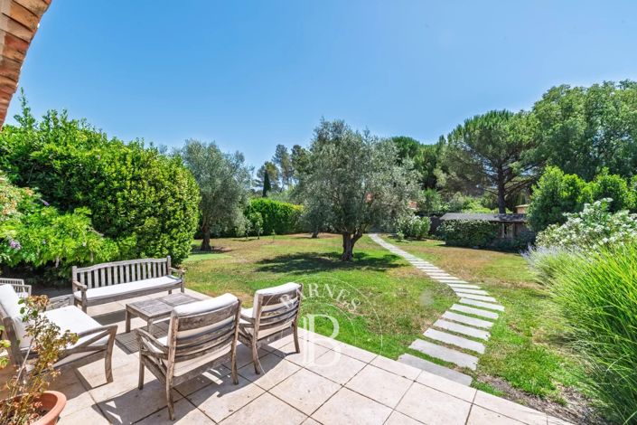 Image No.4-7 Bed House for sale