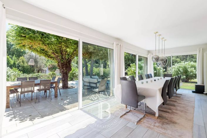 Image No.8-7 Bed House for sale