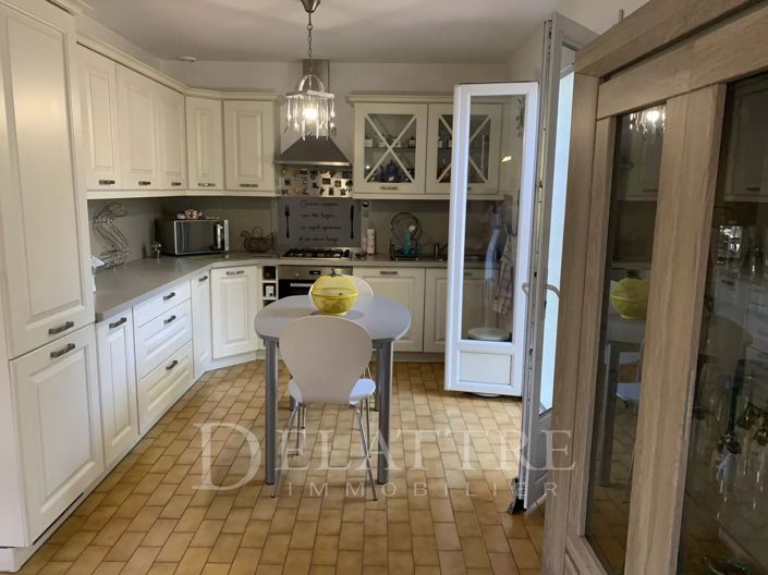Image No.7-4 Bed House for sale