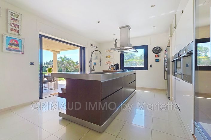 Image No.7-4 Bed House for sale