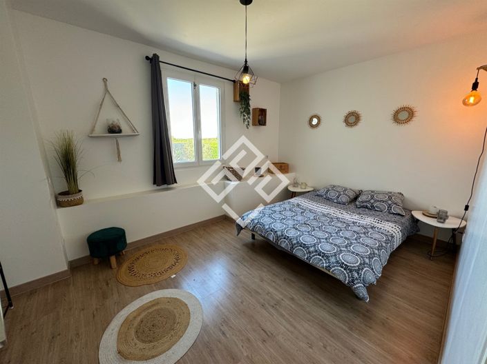 Image No.10-5 Bed House for sale