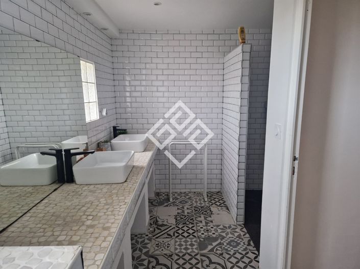 Image No.13-5 Bed House for sale