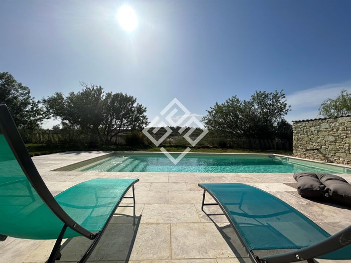 Image No.2-5 Bed House for sale