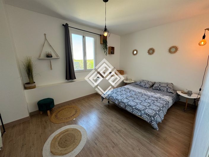 Image No.9-5 Bed House for sale