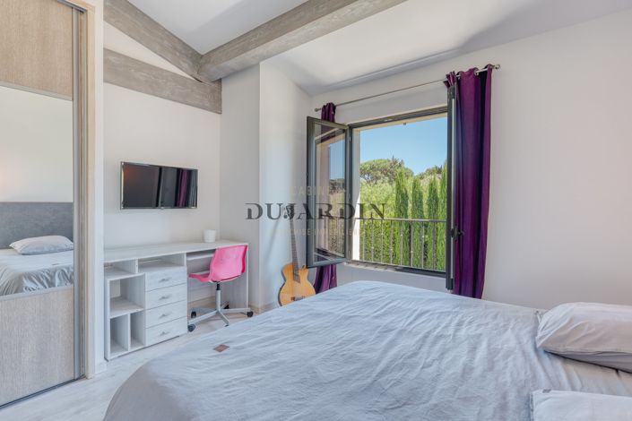 Image No.22-6 Bed House for sale