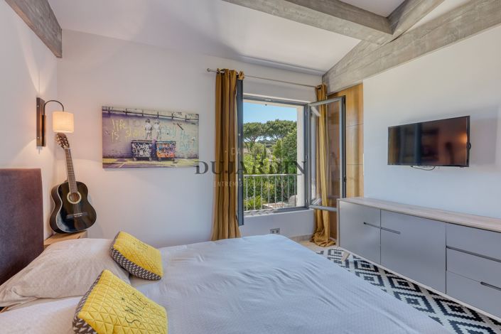 Image No.25-6 Bed House for sale