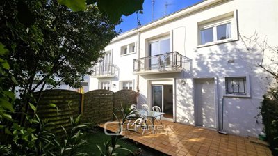 1 - Royan, House
