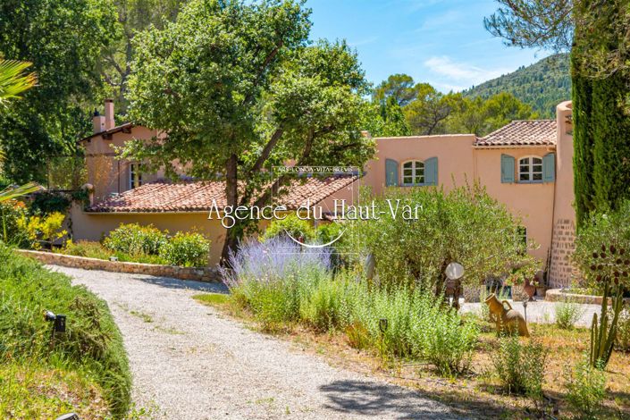 Image No.8-9 Bed House for sale
