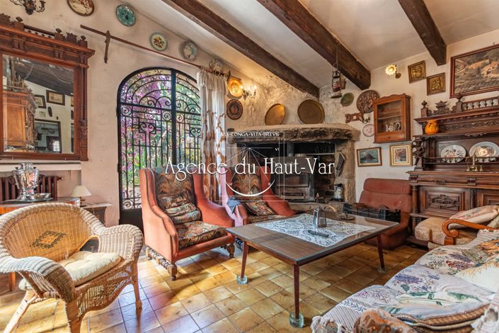 Image No.25-7 Bed House for sale