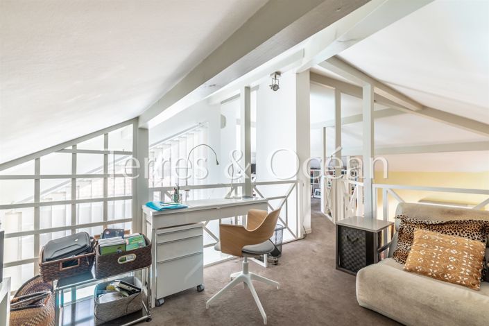 Image No.17-5 Bed House for sale