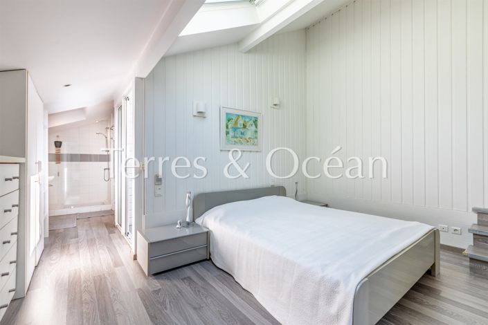 Image No.19-5 Bed House for sale