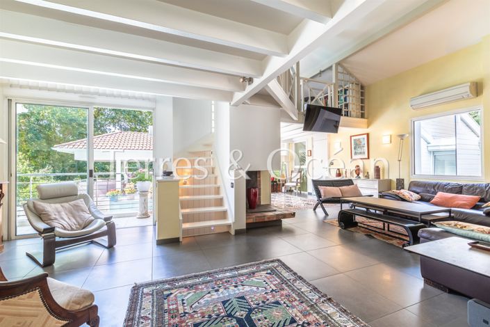 Image No.5-5 Bed House for sale
