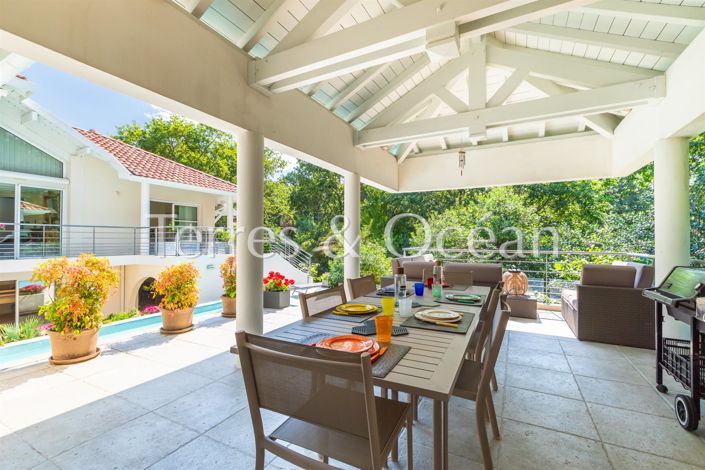 Image No.6-5 Bed House for sale
