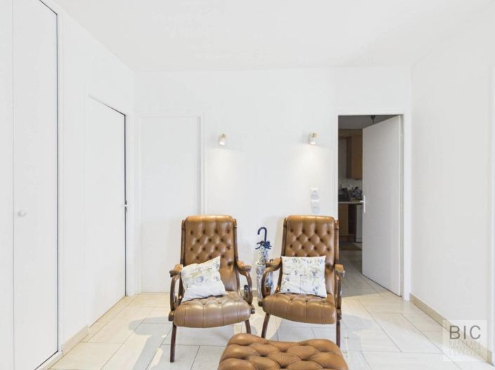 Image No.2-5 Bed House for sale