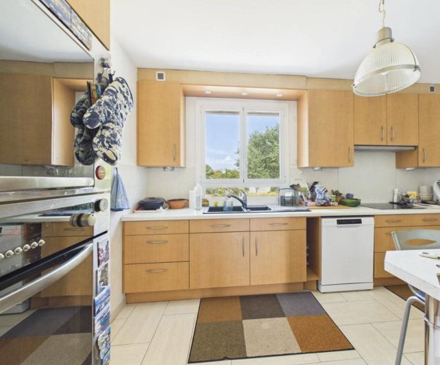Image No.5-5 Bed House for sale