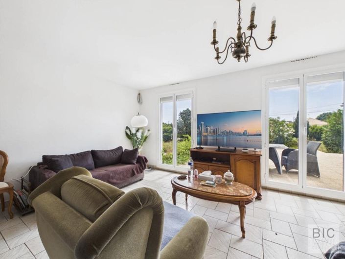 Image No.7-5 Bed House for sale