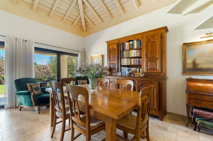 Image No.12-5 Bed House for sale