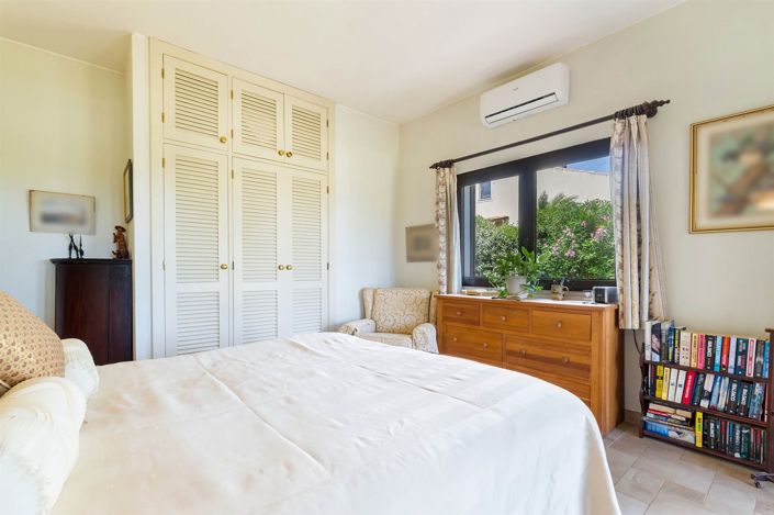 Image No.20-5 Bed House for sale
