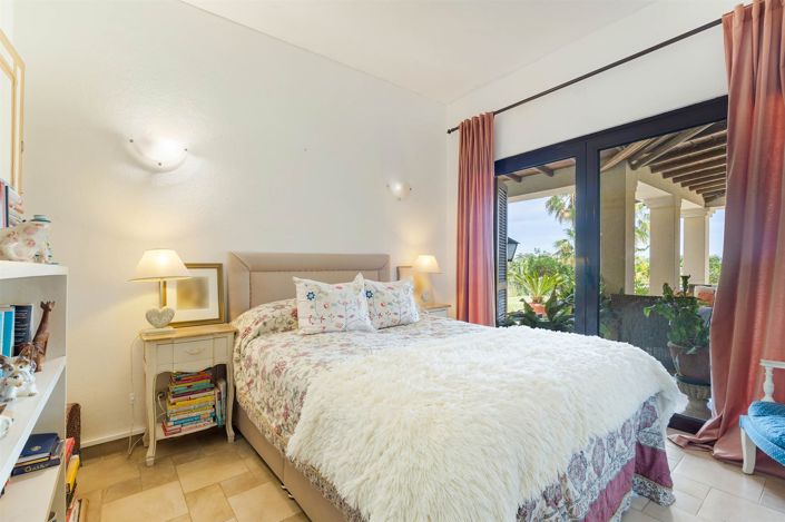 Image No.24-5 Bed House for sale