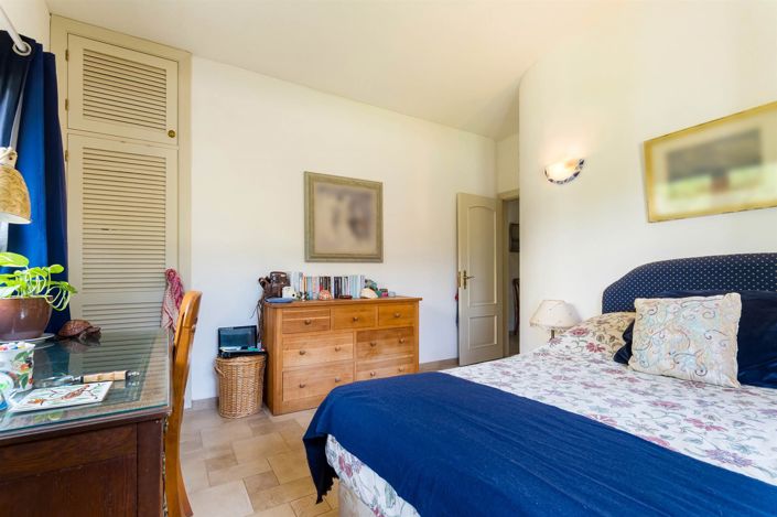 Image No.26-5 Bed House for sale