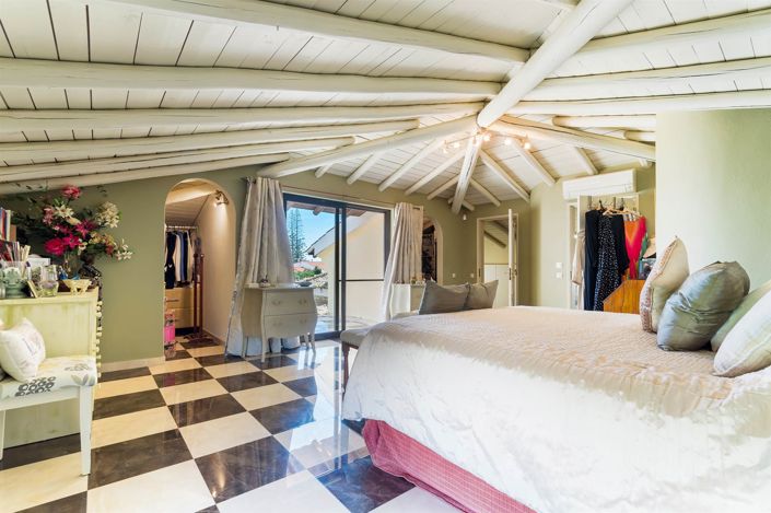 Image No.33-5 Bed House for sale