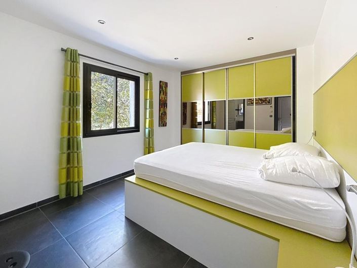 Image No.9-4 Bed House for sale