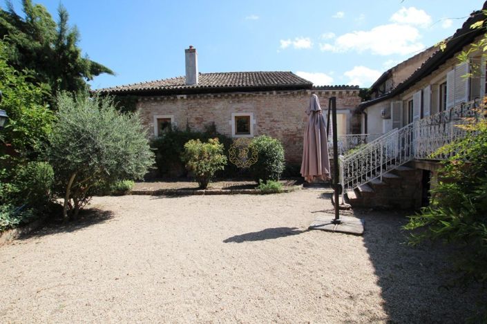 Image No.2-Maison de 8 chambres à vendre à Tournus