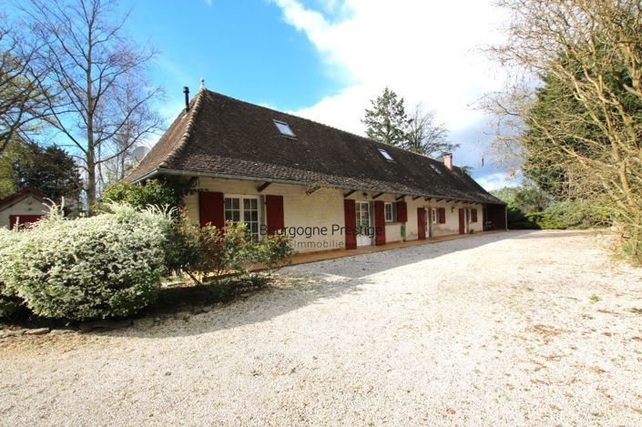Image No.2-4 Bed House for sale