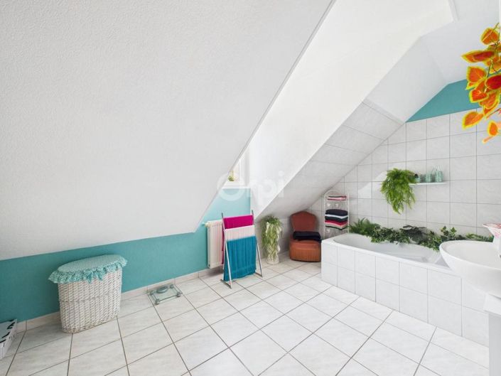 Image No.18-4 Bed House for sale