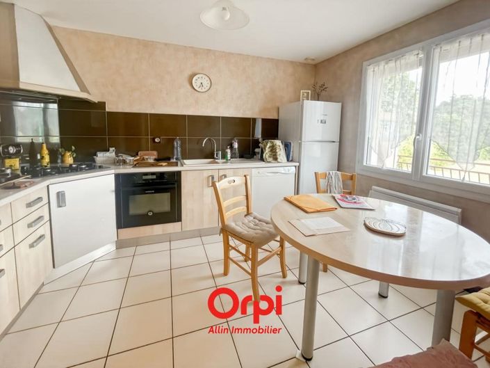 Image No.11-5 Bed House for sale