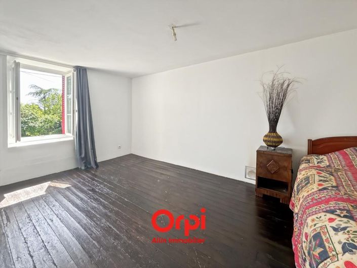 Image No.17-5 Bed House for sale