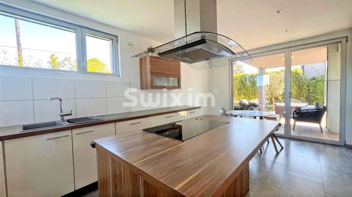 Image No.8-3 Bed House for sale