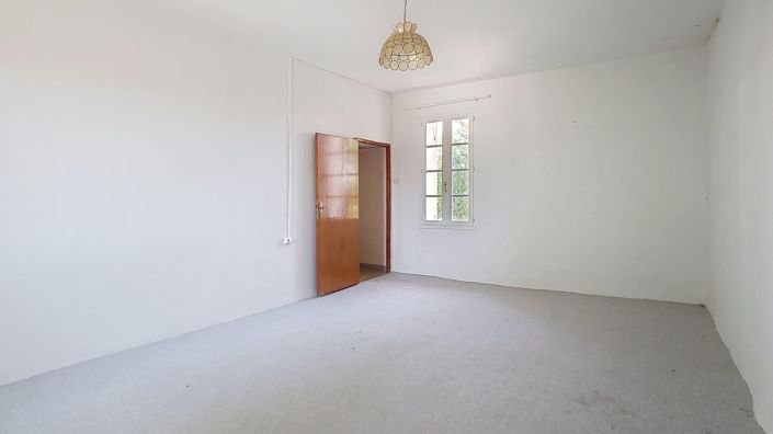 Image No.8-3 Bed House for sale