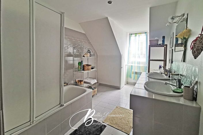 Image No.12-4 Bed House for sale