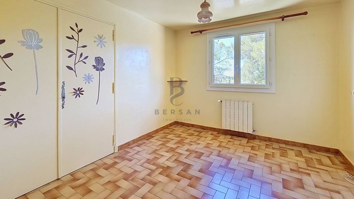 Image No.15-5 Bed House for sale