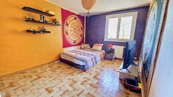 Image No.16-5 Bed House for sale