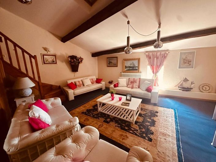 Image No.21-6 Bed House for sale